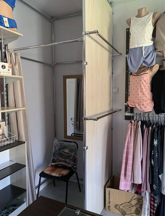 Діючий магазин на ринку