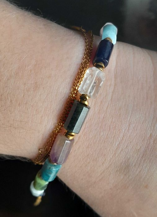 Pozłacana bransoletka z naturalnych kamieni mix.