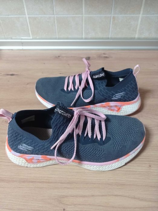 Ténis skechers usados