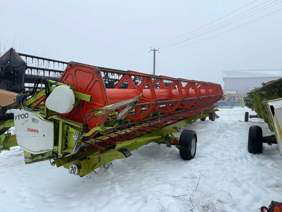Жниварка Claas V900