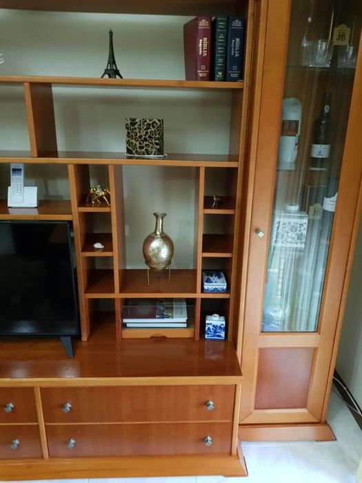 Estante / móvel de sala em cerejeira