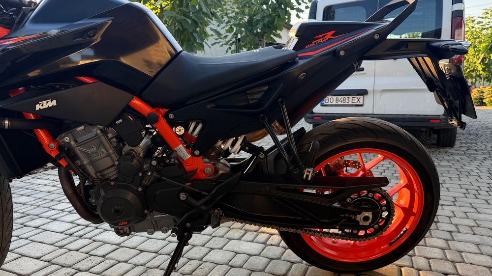 Мотоцикл KTM Duke 890 R 2022