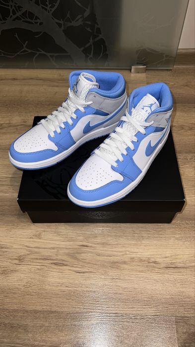 Jordan 1 Mid University Blue Grey