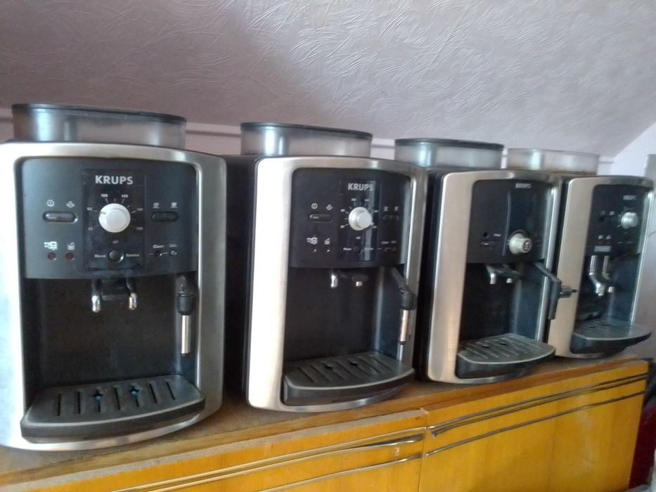 Кофемашина KRUPS EA8010.