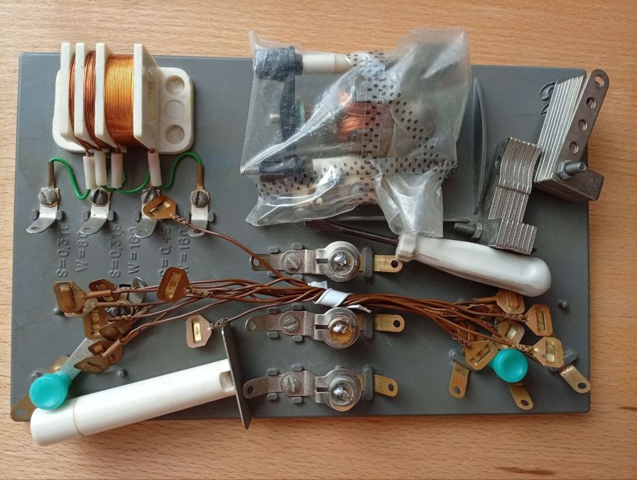 Электроконструктор для 4-8 классов