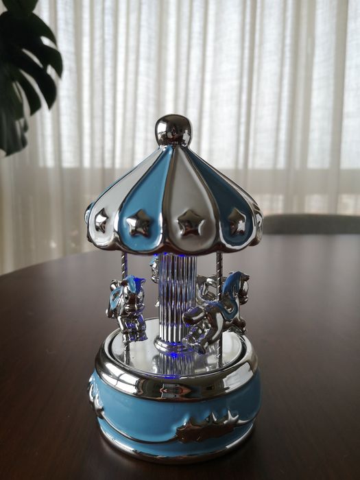 Carrossel Musical Cavalinhos novo na caixa