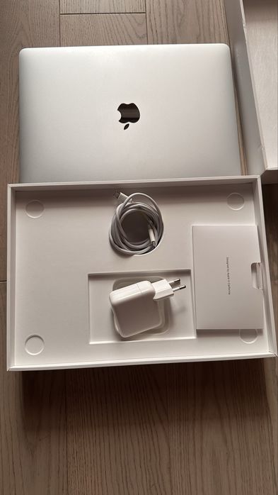 MacBook Air M1 в ідеальному стані