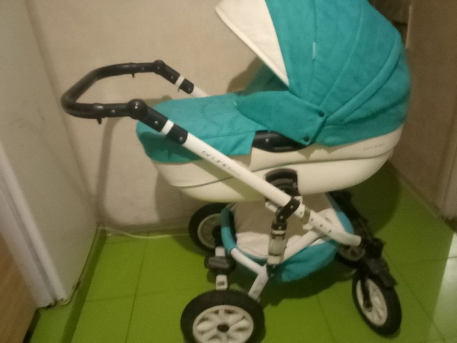 Коляска лише люлька, прогулянки немає