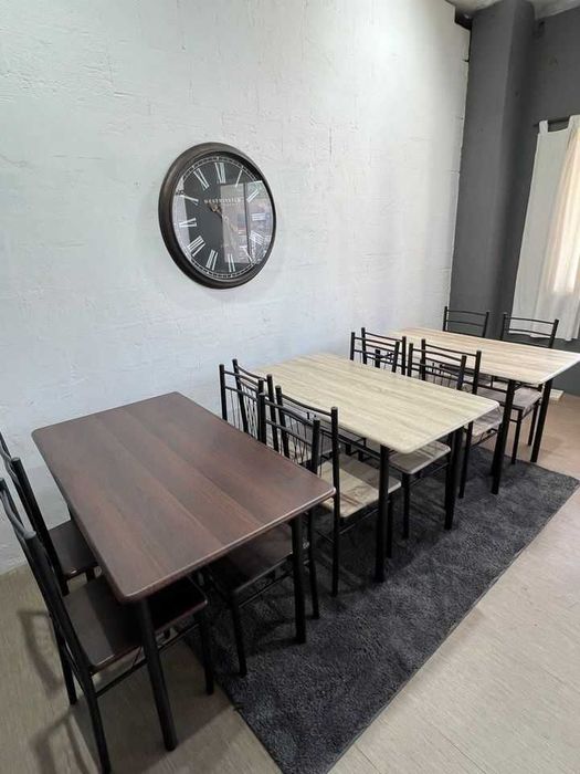 Mesa nova +4 Cadeiras 125€