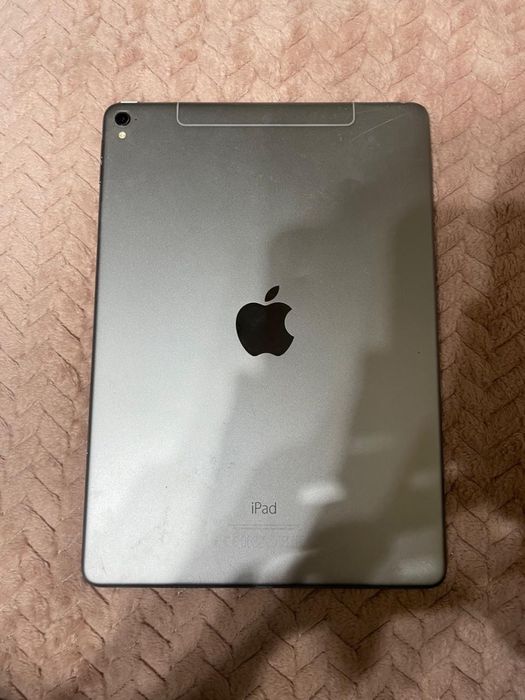 Продам Apple Ipad Pro MLQ32TY/A 128GB WIFI+cell9.7"