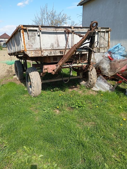 Прицеп тракторний