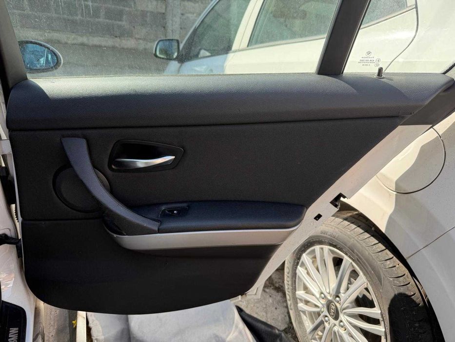 BMW E90 E91 Boczek drzwi prawy tył