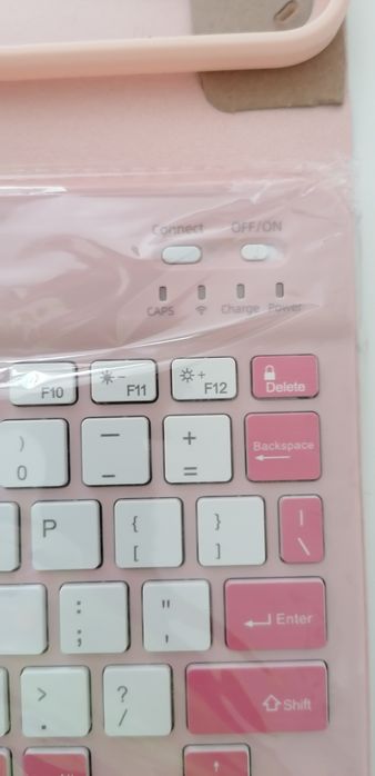 Case/Keyboard for iPod466175530601041924