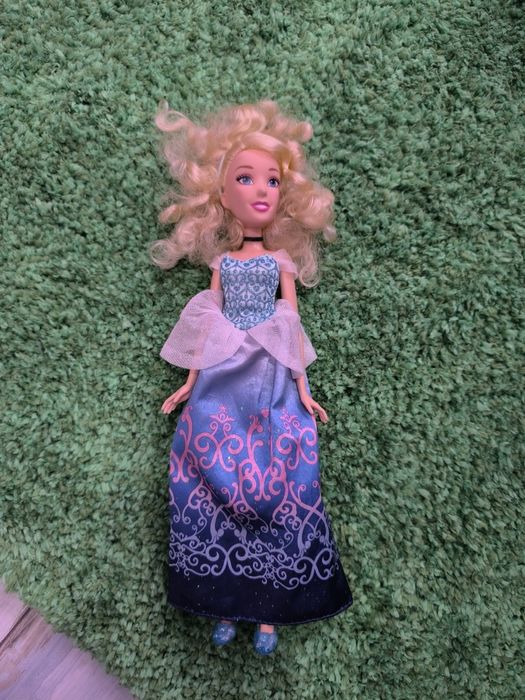 Disney Princess Cinderella Kopciuszek lalka pantofelki barbie