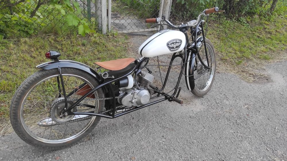 Продам мопед- кастом.