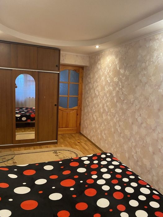 Продам  3-кімнатну квартиру