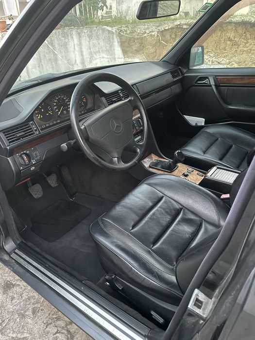 Mercedes W124 320E