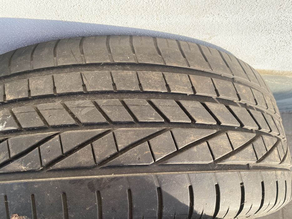 Pneus 245/40R20…