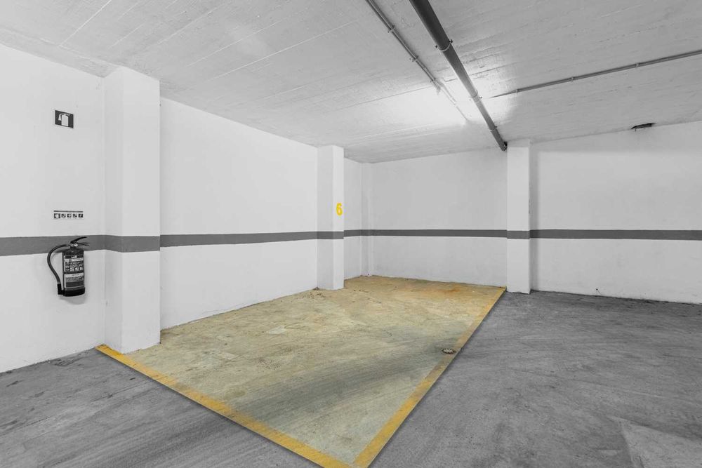 Lugares de Garagem para Arrendamento — Avenida do Brasil, São Marcos