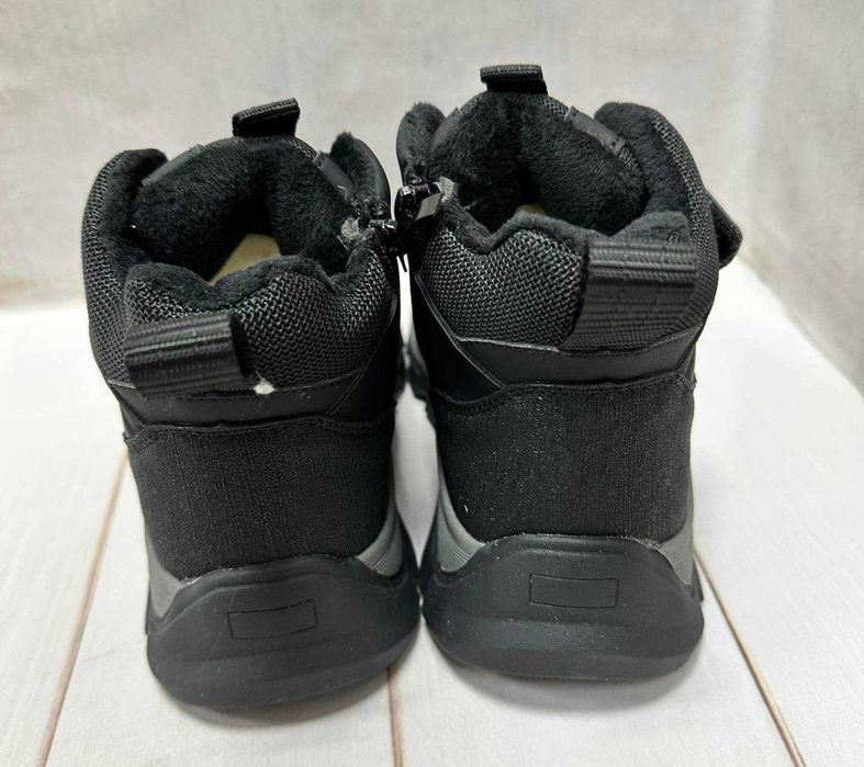 Зимові дитячі кросівки для хлопчика  на овчині  Lilin 34-37 чорні