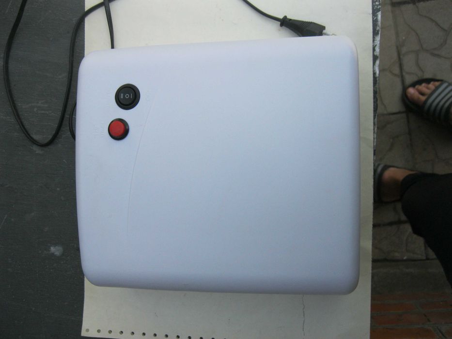 Продам лампу для гель лака