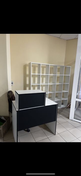 Меблі для магазину