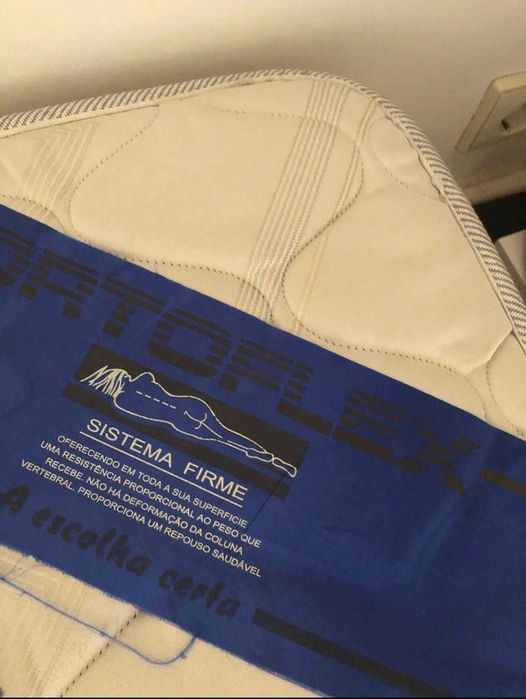 Cama Soummier e colchão 100 x 195 (2 juntos fazem cama king size)