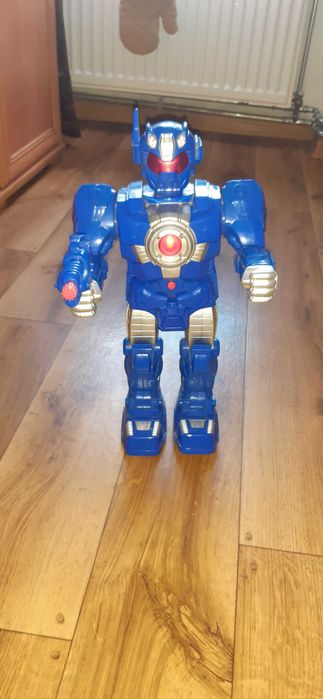 Zabawka 2 robot chodzi