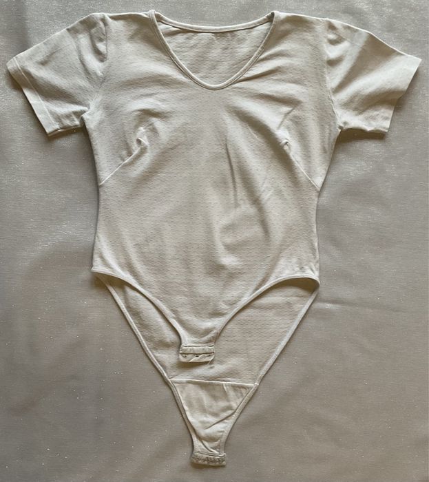 Białe body, krótki rękawek
