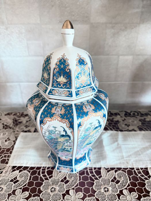 Pote de ceramica com 22cms de altura