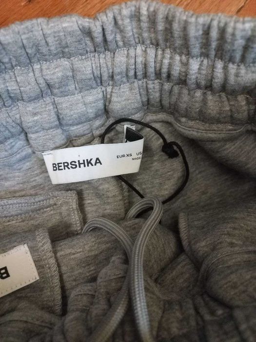 Мішкуваті штани bershka оверсайз унісекс