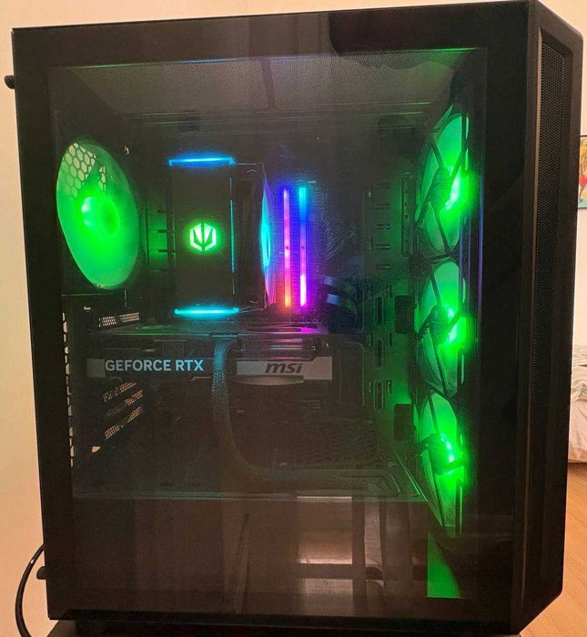 Komputer gamingowy / AMD Ryzen 7 7700 / MSI GeForce RTX 5070