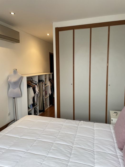 Quarto Suite em Apartamento T2 para Arrendamento