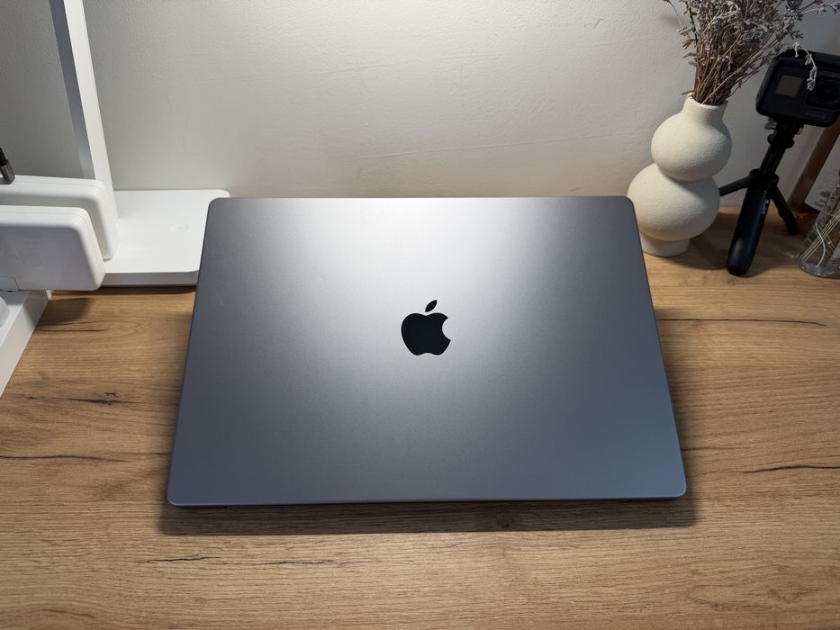 MacBook Pro 16 2023 M2 Max 38 GPU 32GB RAM 1TB SSD