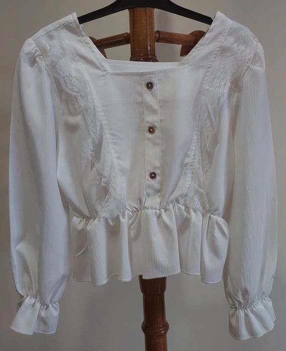 Blusa Folhos e Renda, 10A