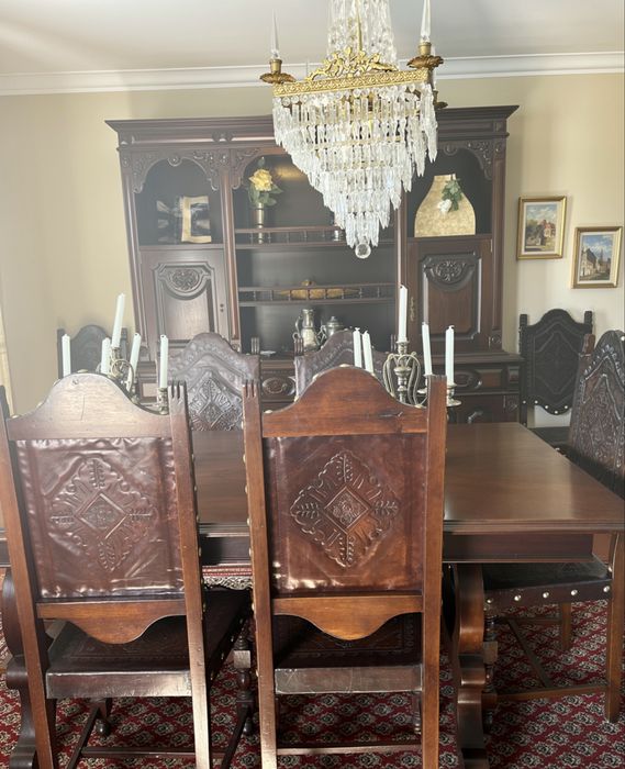 Sala de Jantar Completa – Madeira Maciça – 6 Cadeiras + Aparador