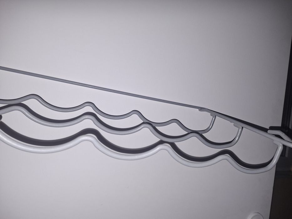 Półka do lodówki na butelki.