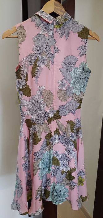 Piękna jedwabna sukienka Simple.