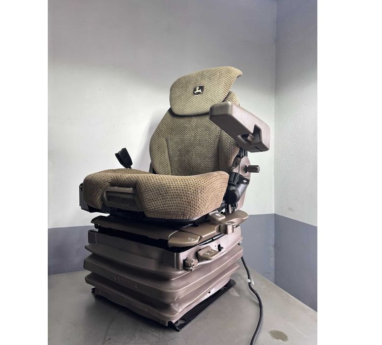 John Deere R duży fotel pneumatyczny Grammer msg97 nowy