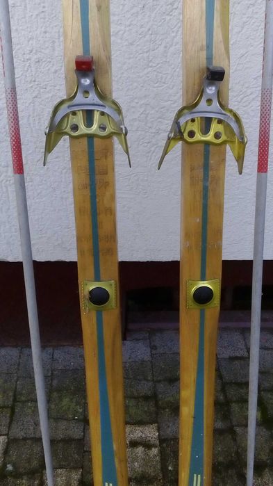 Narty biegowe drewniane