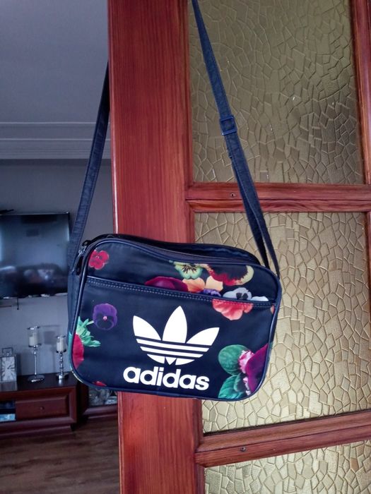 Torebka saszetka kolorowa mala damska Adidas