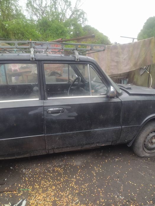 Автомобіль ваз 2106