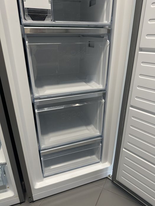 Frigorifico e Arca verticais Bosch