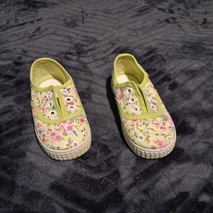 Tenisówki w kwiatki  22