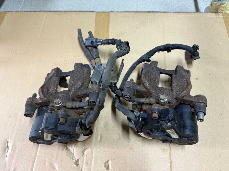Ford Mondeo Mk5 Fusion tylne zaciski hamulcowe oryginał
