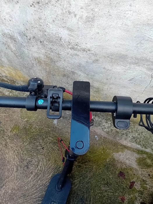 Trotinete UNIMADE. L.301 -UN para peças