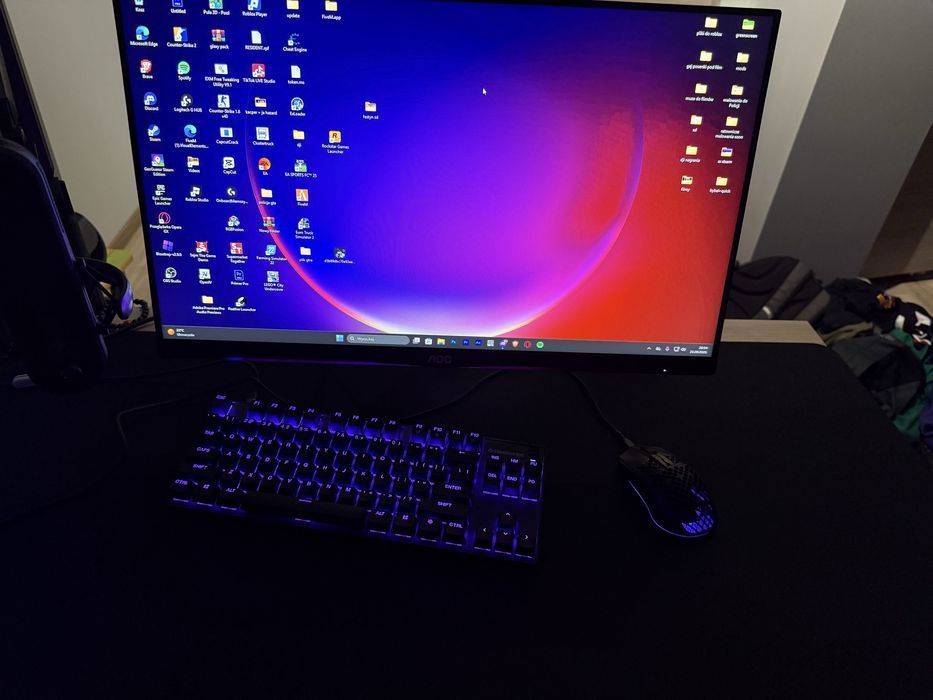 Komputer Gamingowy RX7800XT RYZEN7 9700X Całe Stanowisko