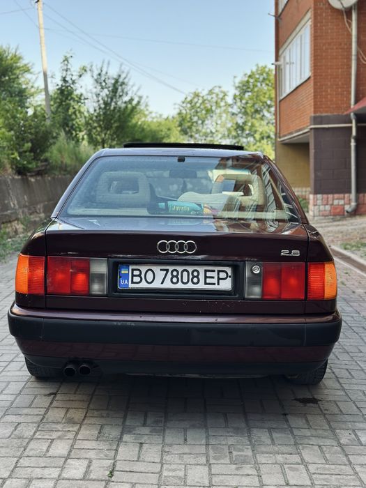 Продам Audi 100.