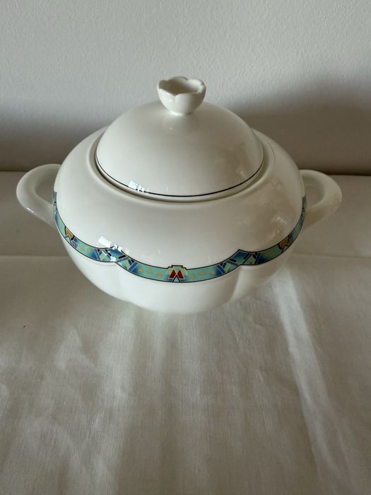 Вінтажний посуд Новий колекція  IZMIR V&B