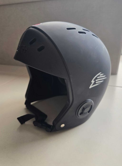 Capacete surf Gath Eva Black